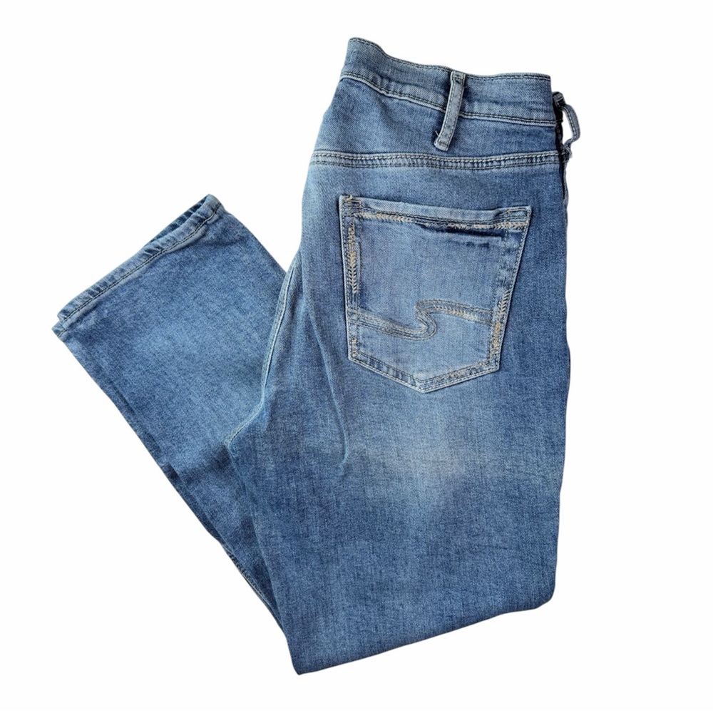 Silver Jeans Relaxed Fit in Classic Blue - Picture 4 of 8